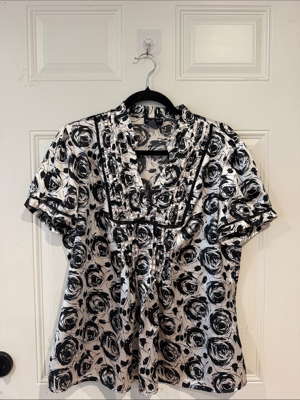 Bay Studio Black and White Rose-Print Short Sleeve Blouse